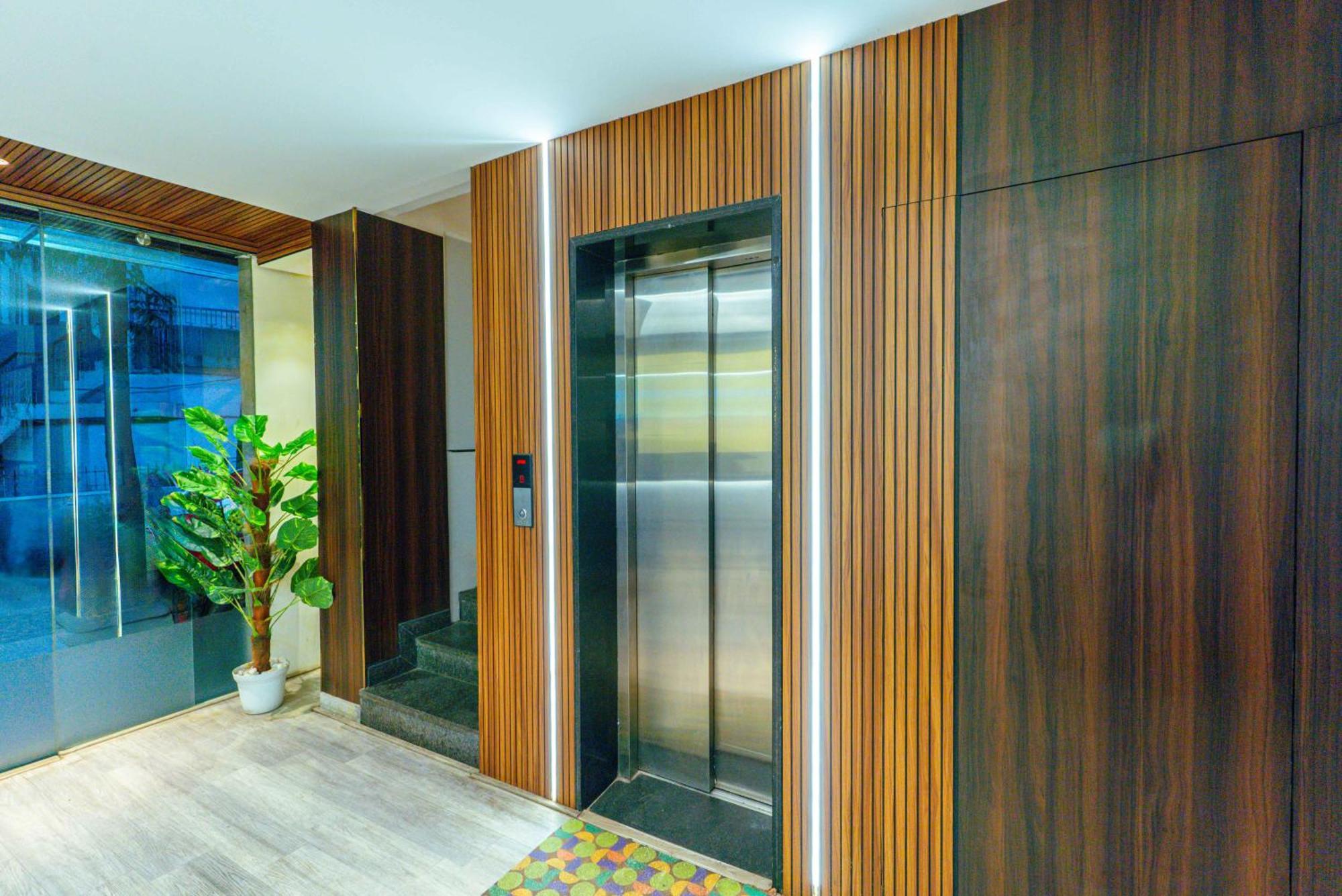 Treebo Elmas Grand Hotel Бангалор Екстериор снимка