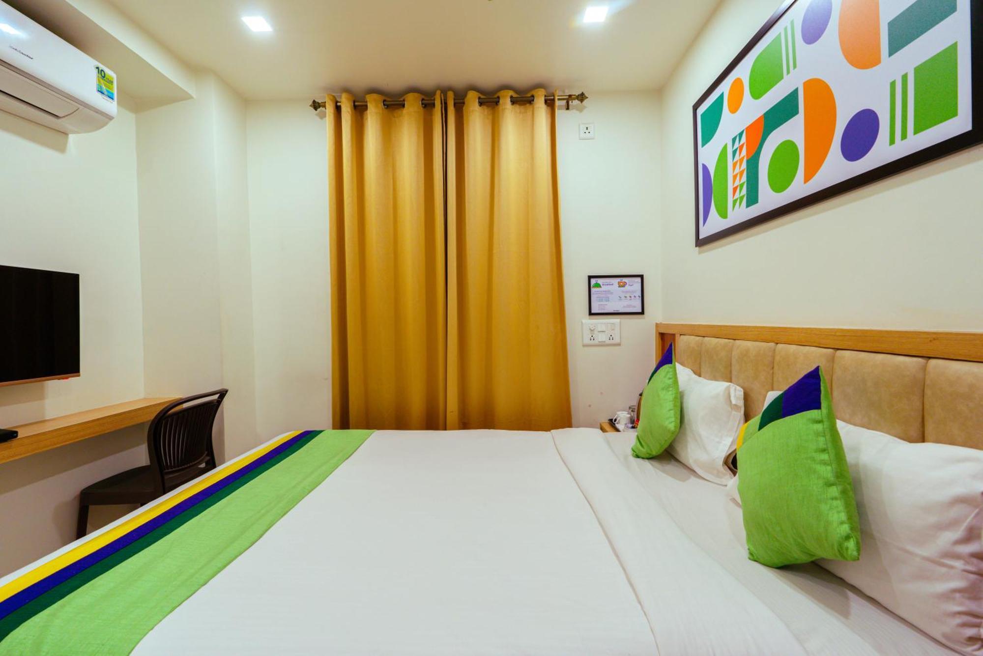 Treebo Elmas Grand Hotel Бангалор Екстериор снимка