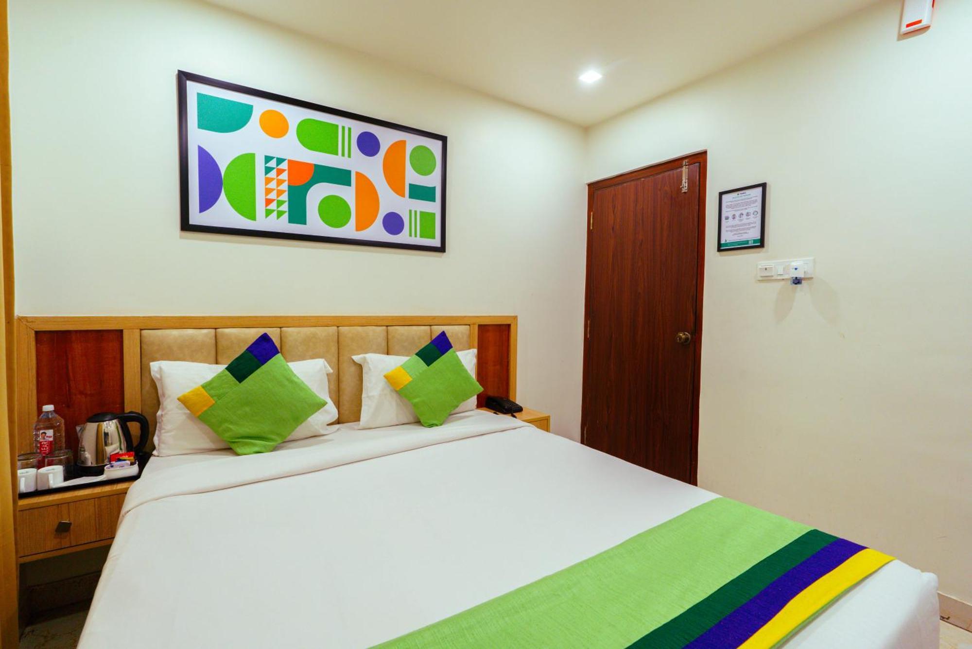 Treebo Elmas Grand Hotel Бангалор Екстериор снимка